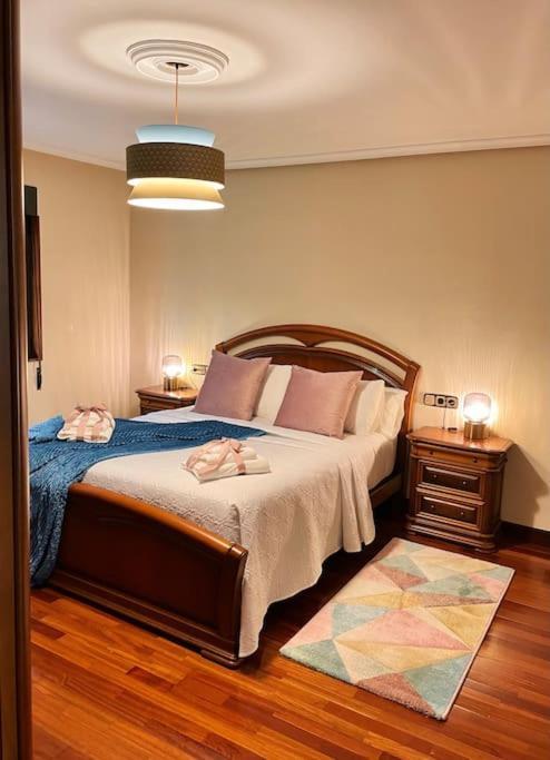 La Casona De La Carbayeda Villa Oviedo Bagian luar foto