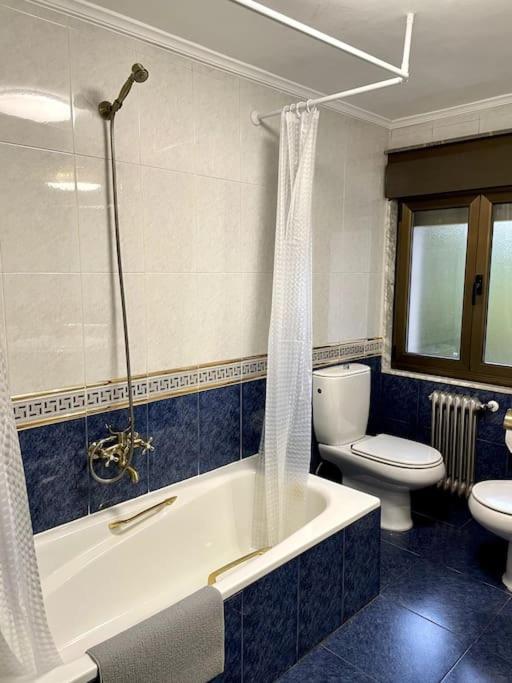 La Casona De La Carbayeda Villa Oviedo Bagian luar foto