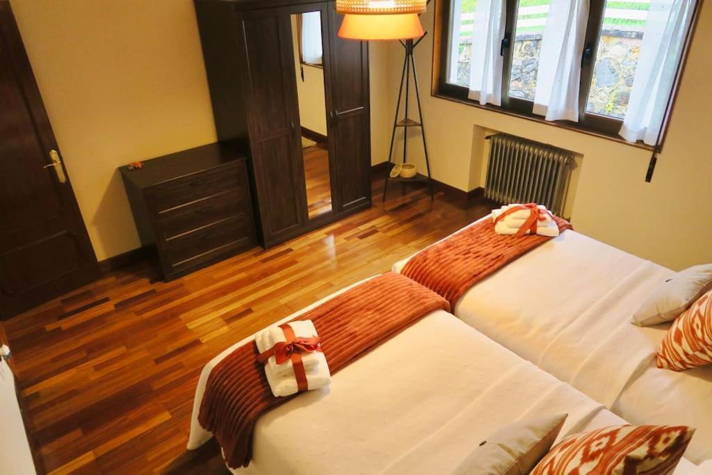 La Casona De La Carbayeda Villa Oviedo Bagian luar foto