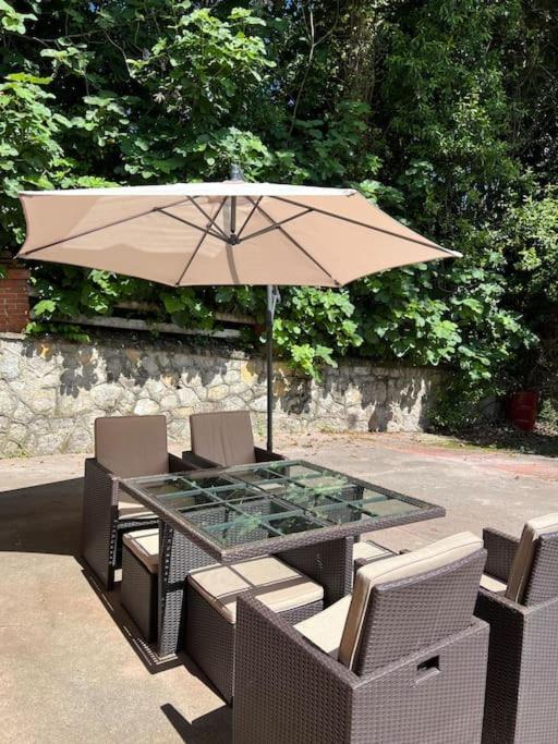 La Casona De La Carbayeda Villa Oviedo Bagian luar foto