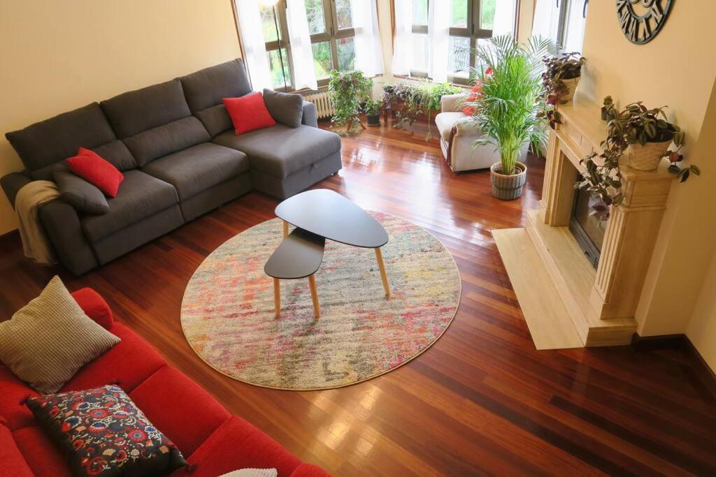 La Casona De La Carbayeda Villa Oviedo Bagian luar foto